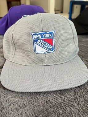NHL New York Rangers Gray Mesh Logo Cap